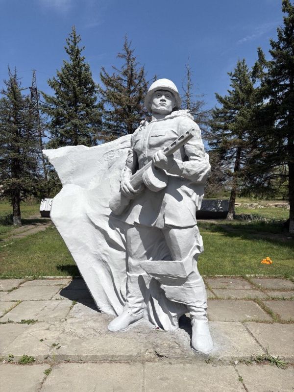 Нижегородские специалисты окончили реставрацию памятников ВОВ в пгт Шахтное Нижегородские специалисты окончили реставрацию памятников ВОВ в пгт Шахтное