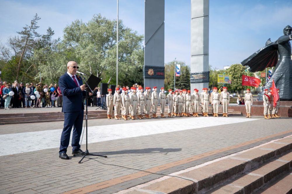 Олег Моргун: Возложением цветов к монументу Воину-освободителю на площади Ленинского Комсомола дали старт официальным торжествам по случаю 80-летия Победы Олег Моргун: Возложением цветов к монументу Воину-освободителю на площади Ленинского Комсомола дали старт официальным торжествам по случаю 80-летия Победы