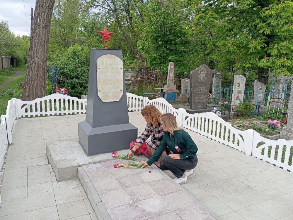 Сегодня мы празднуем великий день – 80 лет Победы советского народа над фашистской Германией Сегодня мы празднуем великий день – 80 лет Победы советского народа над фашистской Германией