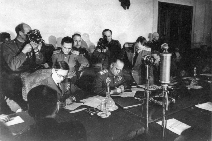 9 мая 1945 года в 00:43 по московскому времени в гор 9 мая 1945 года в 00:43 по московскому времени в гор