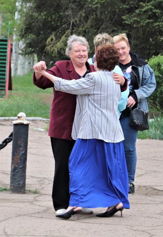 Автопоезд Победы. С 15 апреля по городам и поселкам городского округа Енакиево курсировал «Автопоезд Победы», даря жителям незабываемые моменты радости и гордости за героическое прошлое нашей страны Автопоезд Победы. С 15 апреля по городам и поселкам городского округа Енакиево курсировал «Автопоезд Победы», даря жителям незабываемые моменты радости и гордости за героическое прошлое нашей страны