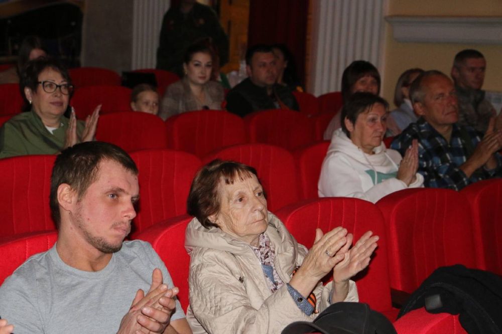 Виктория Жукова: 9 мая Харцызский городской Дворец культуры наполнился торжественным звучанием, ознаменовав 80-летие Великой Победы Виктория Жукова: 9 мая Харцызский городской Дворец культуры наполнился торжественным звучанием, ознаменовав 80-летие Великой Победы