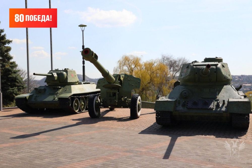 Руководитель ФТС России Валерий Пикалёв посетил монумент «Твоим освободителям, Донбасс» Руководитель ФТС России Валерий Пикалёв посетил монумент «Твоим освободителям, Донбасс»