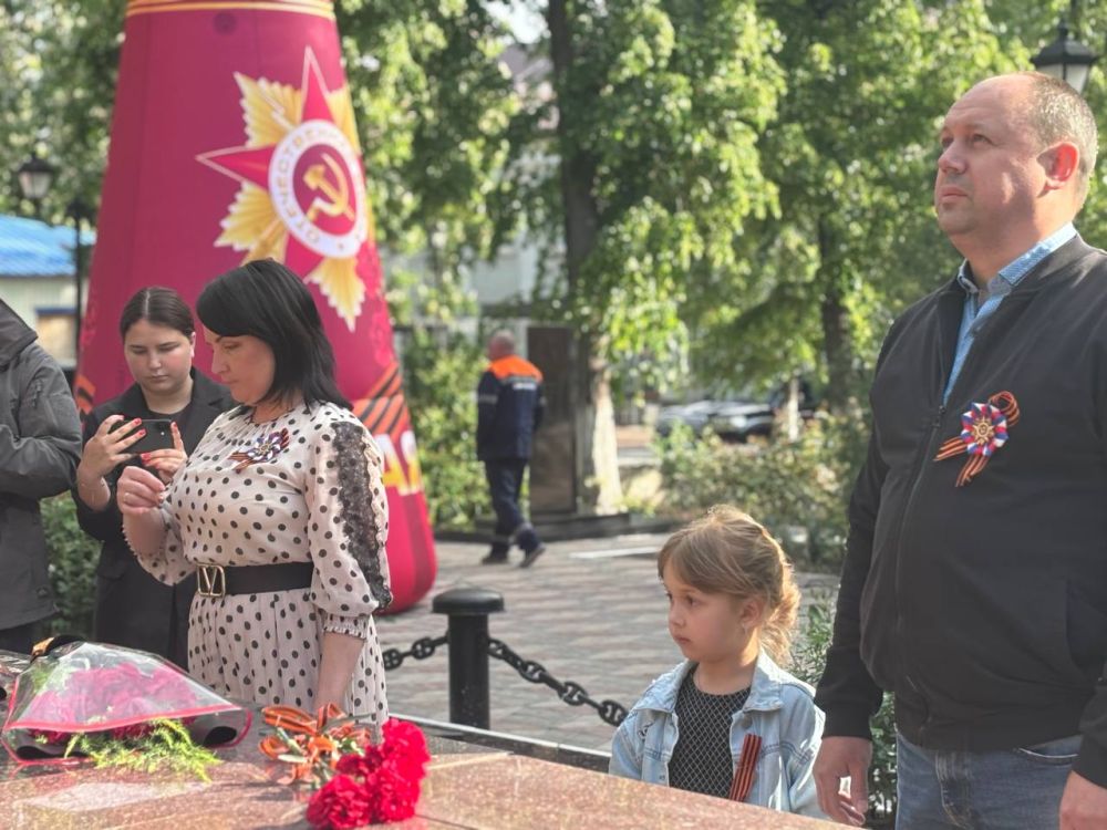 Константин Зинченко: Совместно с председателем Волновахского муниципального совета, депутатом от фракции «Единая Россия» Таймуразом Арсоевым, заместителем главы администрации Волновахского муниципального округа... Константин Зинченко: Совместно с председателем Волновахского муниципального совета, депутатом от фракции «Единая Россия» Таймуразом Арсоевым, заместителем главы администрации Волновахского муниципального округа...