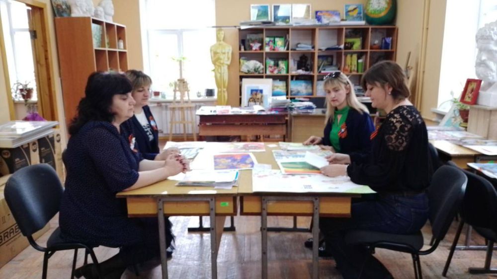 Мы рисуем Победу!. В рамках партийных проектов «Историческая память» и «Культура малой Родины», с целью формирования и развития у детей и молодёжи чувства патриотизма и национального самосознания и сопричастности к... Мы рисуем Победу!. В рамках партийных проектов «Историческая память» и «Культура малой Родины», с целью формирования и развития у детей и молодёжи чувства патриотизма и национального самосознания и сопричастности к...