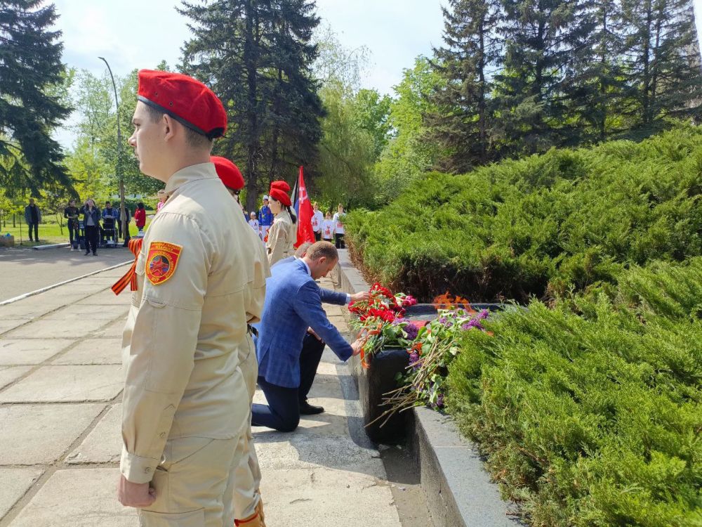 Александр Шатов: В Шахтерске состоялись торжественные мероприятия, посвященные 80-летию Великой Победы Александр Шатов: В Шахтерске состоялись торжественные мероприятия, посвященные 80-летию Великой Победы