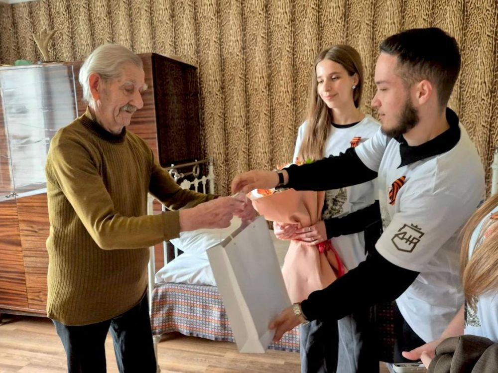 Мы говорим бесконечное спасибо тем, благодаря кому мы празднуем День Великой Победы Мы говорим бесконечное спасибо тем, благодаря кому мы празднуем День Великой Победы