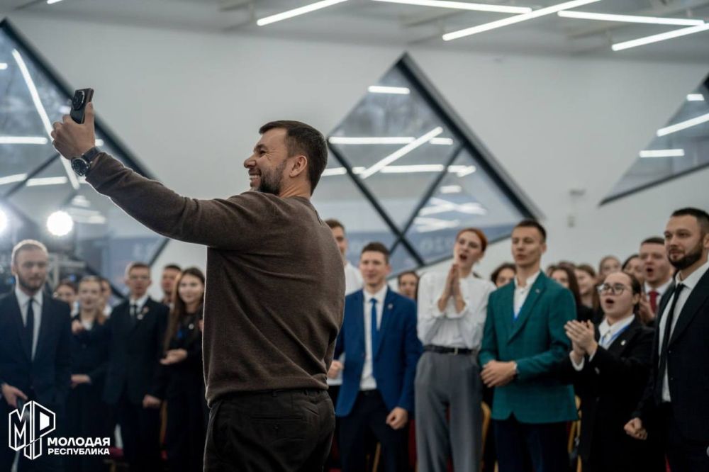 С днём рождения, Денис Владимирович! С днём рождения, Денис Владимирович!