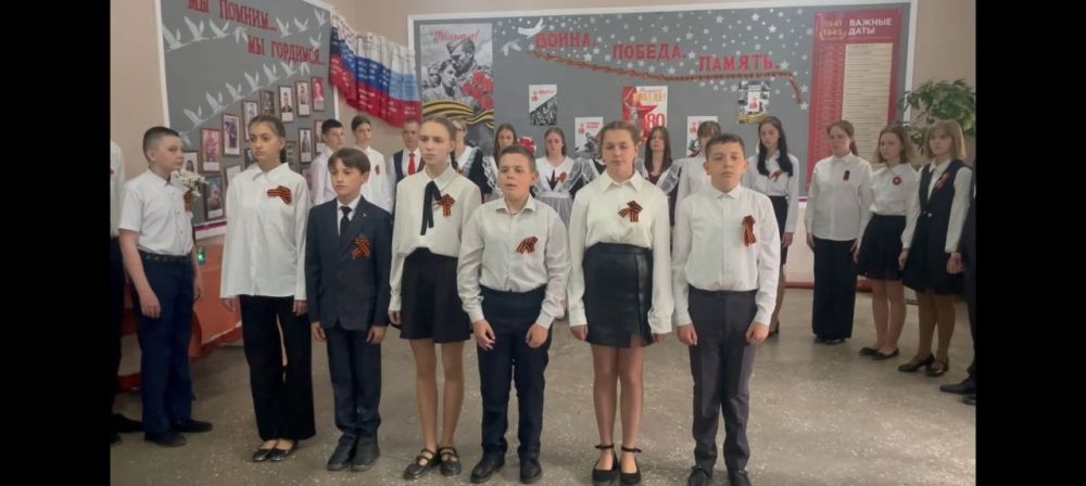 В снежнянской школе №3 появилась "Стена Памяти" В снежнянской школе №3 появилась "Стена Памяти"
