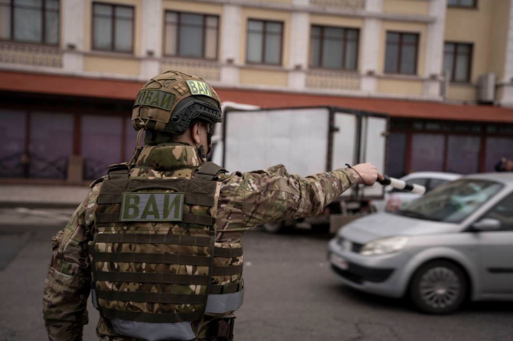 "Бессмертный автополк": донецкие водители разместили на своих машинах фото Героев войны "Бессмертный автополк": донецкие водители разместили на своих машинах фото Героев войны