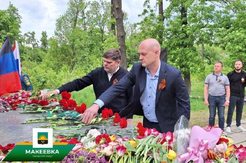В Советском районе прошли трогательные церемонии возложения цветов к Дню Победы В Советском районе прошли трогательные церемонии возложения цветов к Дню Победы