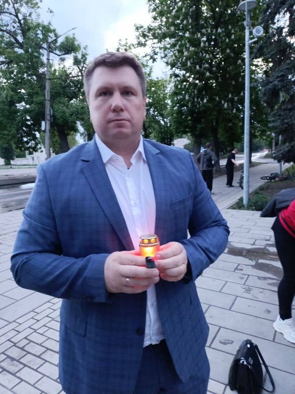 Виктория Жукова: Акция «Свеча Памяти» прошла в Харцызске Виктория Жукова: Акция «Свеча Памяти» прошла в Харцызске