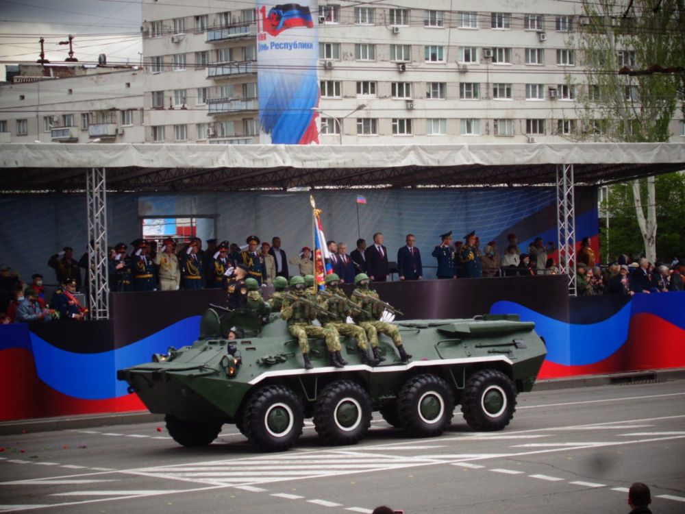 А вот так праздновали День Победы в Донецке накануне СВО - в 2021 году А вот так праздновали День Победы в Донецке накануне СВО - в 2021 году