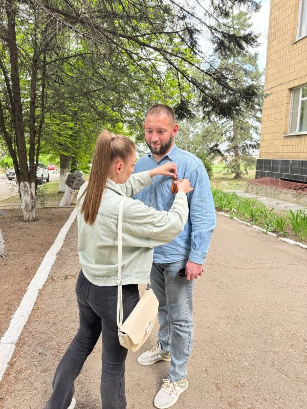 Николай Михайлов: В Старобешево прошла Всероссийская акция "Георгиевская лента" Николай Михайлов: В Старобешево прошла Всероссийская акция "Георгиевская лента"