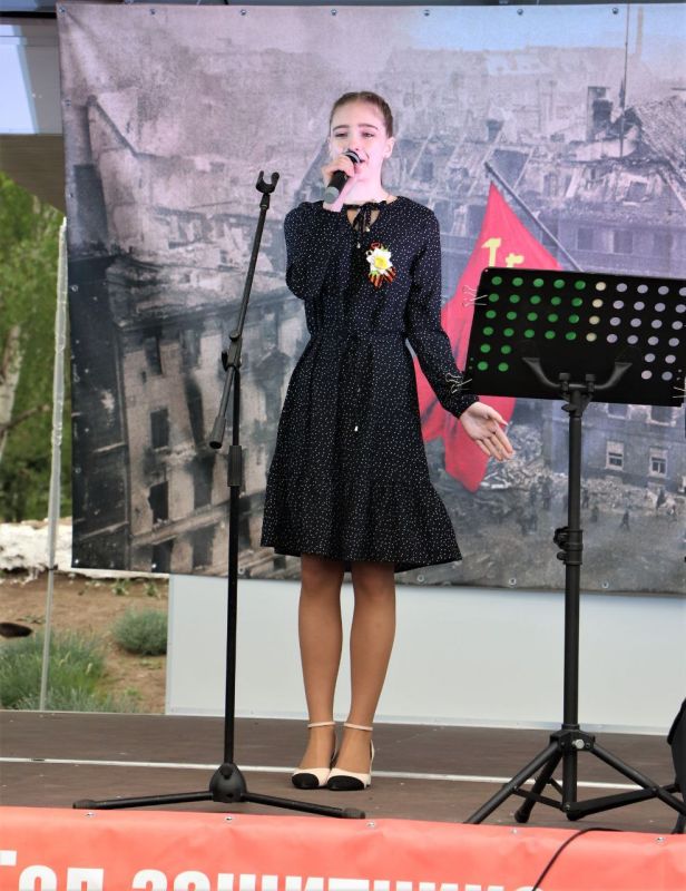 Автопоезд Победы. С 15 апреля по городам и поселкам городского округа Енакиево курсировал «Автопоезд Победы», даря жителям незабываемые моменты радости и гордости за героическое прошлое нашей страны Автопоезд Победы. С 15 апреля по городам и поселкам городского округа Енакиево курсировал «Автопоезд Победы», даря жителям незабываемые моменты радости и гордости за героическое прошлое нашей страны