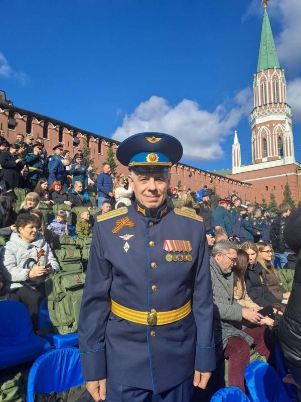 Более 60 сотрудников региональных филиалов фонда «Защитники Отечества» вместе с близкими и детьми, а также с ветеранами СВО приняли участие в параде в честь 80-летия Победы в Великой Отечественной войне Более 60 сотрудников региональных филиалов фонда «Защитники Отечества» вместе с близкими и детьми, а также с ветеранами СВО приняли участие в параде в честь 80-летия Победы в Великой Отечественной войне