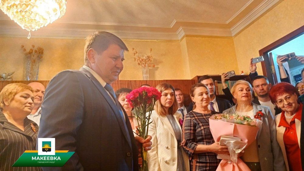 В Макеевке поздравили ветеранов с Днём Победы В Макеевке поздравили ветеранов с Днём Победы
