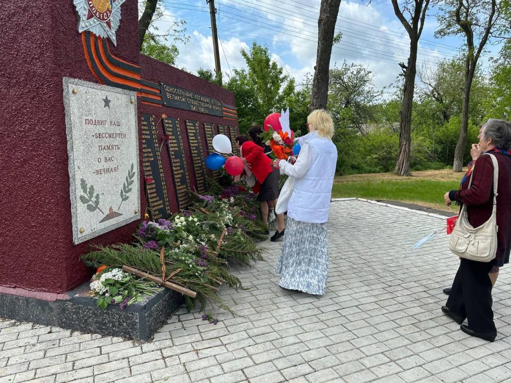 Василий Овчаров: В честь 80-летия Победы в Великой Отечественной войне в селе Приморское прошло торжественное мероприятие с церемонией возложения цветов Василий Овчаров: В честь 80-летия Победы в Великой Отечественной войне в селе Приморское прошло торжественное мероприятие с церемонией возложения цветов