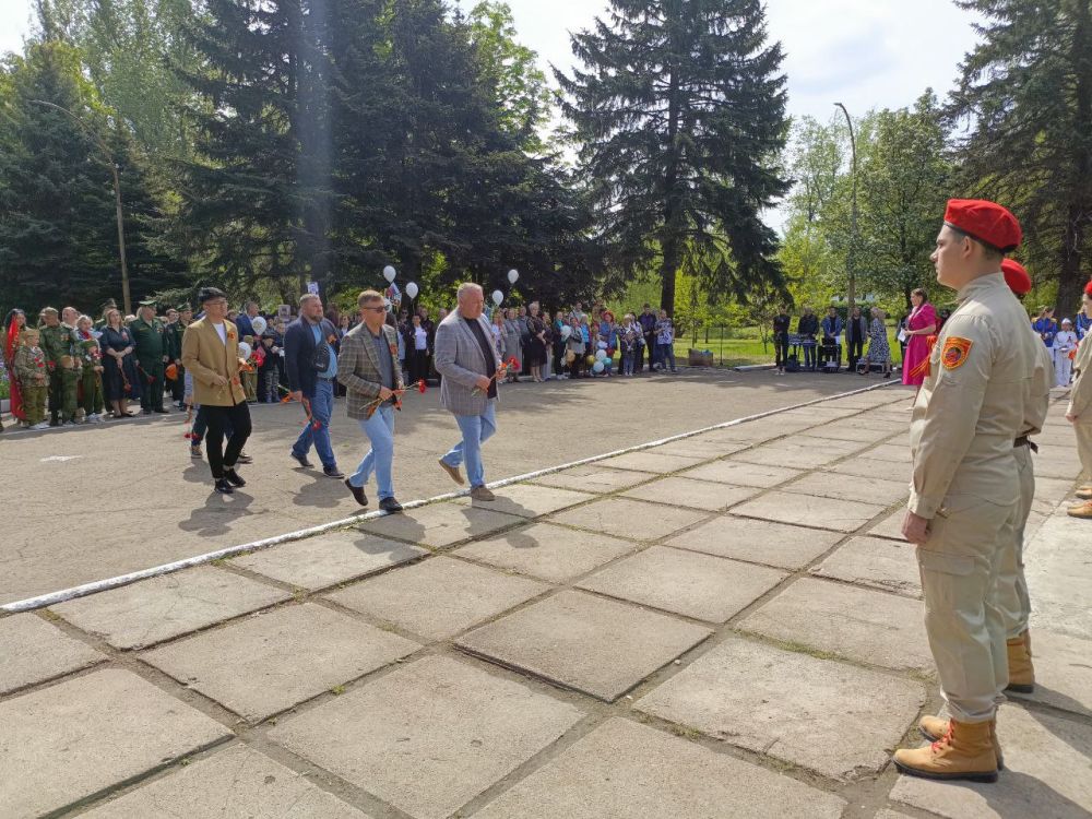 Александр Шатов: В Шахтерске состоялись торжественные мероприятия, посвященные 80-летию Великой Победы Александр Шатов: В Шахтерске состоялись торжественные мероприятия, посвященные 80-летию Великой Победы