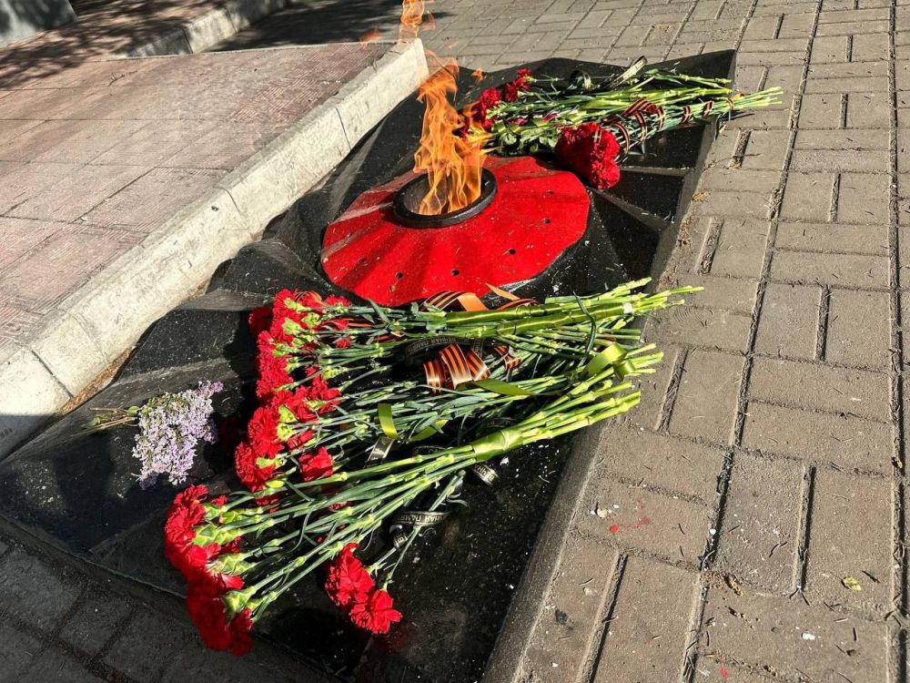 В День Победы в Центрально-Городском районе прошла торжественная церемония возложения цветов с участием Ирины Сидякиной В День Победы в Центрально-Городском районе прошла торжественная церемония возложения цветов с участием Ирины Сидякиной