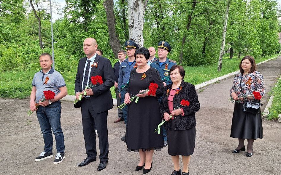 В Советском внутригородском районе городского округа Макеевка состоялась акция «Вечный огонь» В Советском внутригородском районе городского округа Макеевка состоялась акция «Вечный огонь»