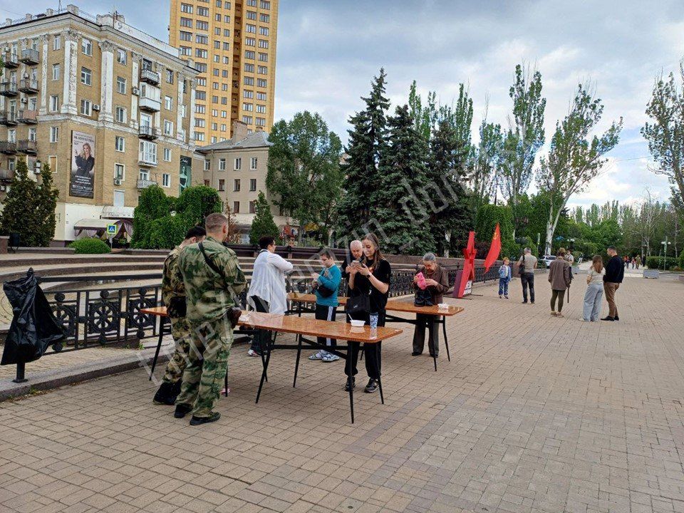 Алексей Кулемзин: К 80-летию Победы в Великой Отечественной войне на бульваре Пушкина и в парке им. А.С. Щербакова были развёрнуты военно-полевые кухни Алексей Кулемзин: К 80-летию Победы в Великой Отечественной войне на бульваре Пушкина и в парке им. А.С. Щербакова были развёрнуты военно-полевые кухни