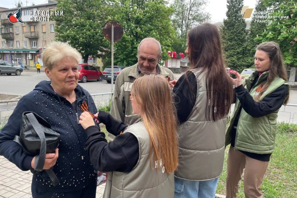Мы помним вас! Снегири Молодёжки Народного фронта ДНР напомнили каждому: подвиг наших предков не забыт Мы помним вас! Снегири Молодёжки Народного фронта ДНР напомнили каждому: подвиг наших предков не забыт