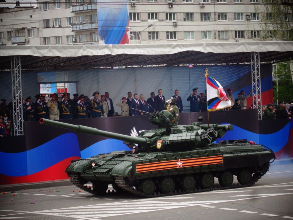 А вот так праздновали День Победы в Донецке накануне СВО - в 2021 году А вот так праздновали День Победы в Донецке накануне СВО - в 2021 году