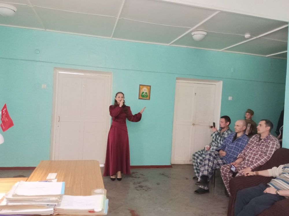 В рамках партийного проекта « Историческая память» участники художественной самодеятельности МБУ "Центра культуры и досуга города Дебальцево" и активисты местного отделения партии Единая Россия посетили госпиталь... В рамках партийного проекта « Историческая память» участники художественной самодеятельности МБУ "Центра культуры и досуга города Дебальцево" и активисты местного отделения партии Единая Россия посетили госпиталь...