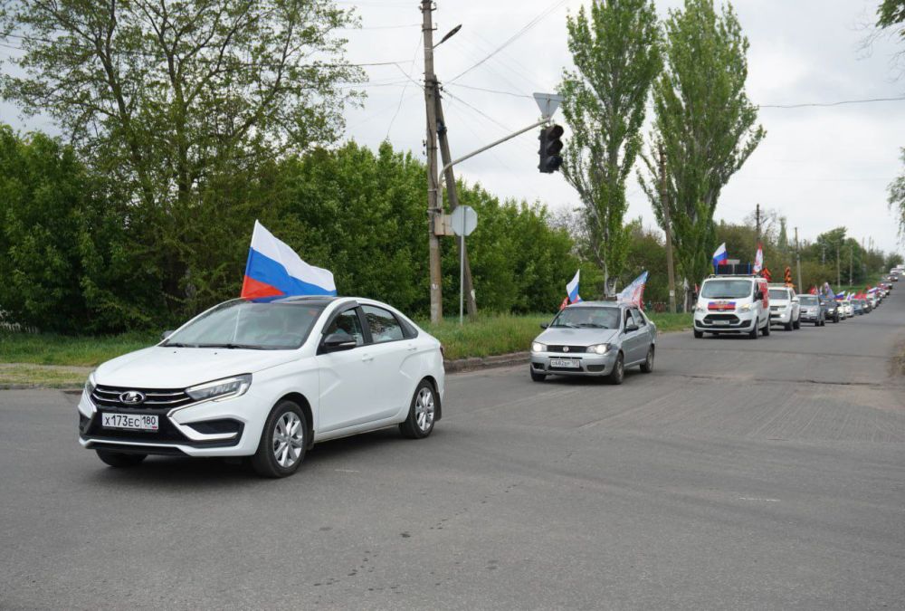 Сергей Юзвинкевич: Вместе с коллегами, представителями силовых структур и трудовых коллективов жителями Володарского муниципального округа принял участие в автопробеге, посвященном 80-летию Великой Победы. Сергей Юзвинкевич: Вместе с коллегами, представителями силовых структур и трудовых коллективов жителями Володарского муниципального округа принял участие в автопробеге, посвященном 80-летию Великой Победы.