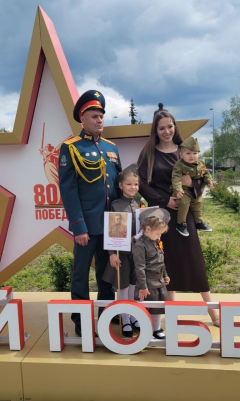 8-летие Великой Победы отмечает вся Россия и всё разумное человечество планеты 8-летие Великой Победы отмечает вся Россия и всё разумное человечество планеты