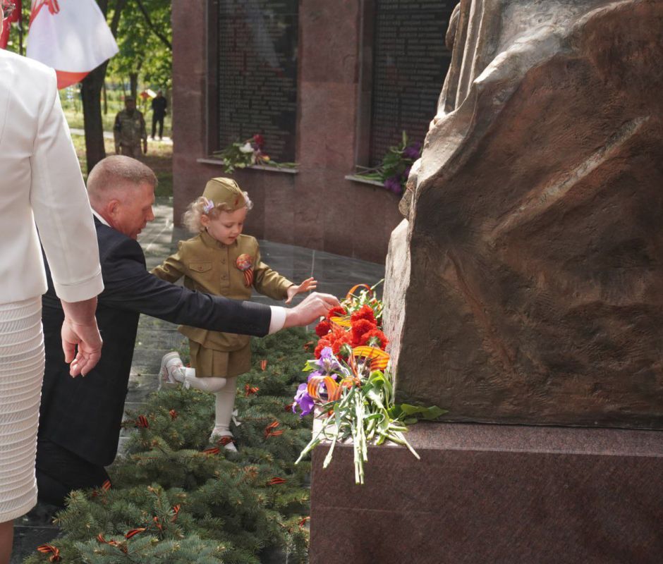 Сергей Юзвинкевич: Сегодня вся страна отмечает 80-ю годовщину Победы советского народа в Великой Отечественной войне 1941-1945 годов Сергей Юзвинкевич: Сегодня вся страна отмечает 80-ю годовщину Победы советского народа в Великой Отечественной войне 1941-1945 годов