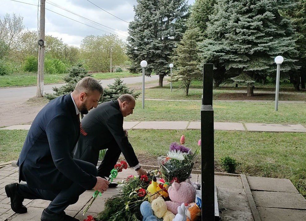 Александр Подгорный: В Кировском внутригородском районе состоялось возложение цветов, посвященное 80–летию Великой Победы Александр Подгорный: В Кировском внутригородском районе состоялось возложение цветов, посвященное 80–летию Великой Победы