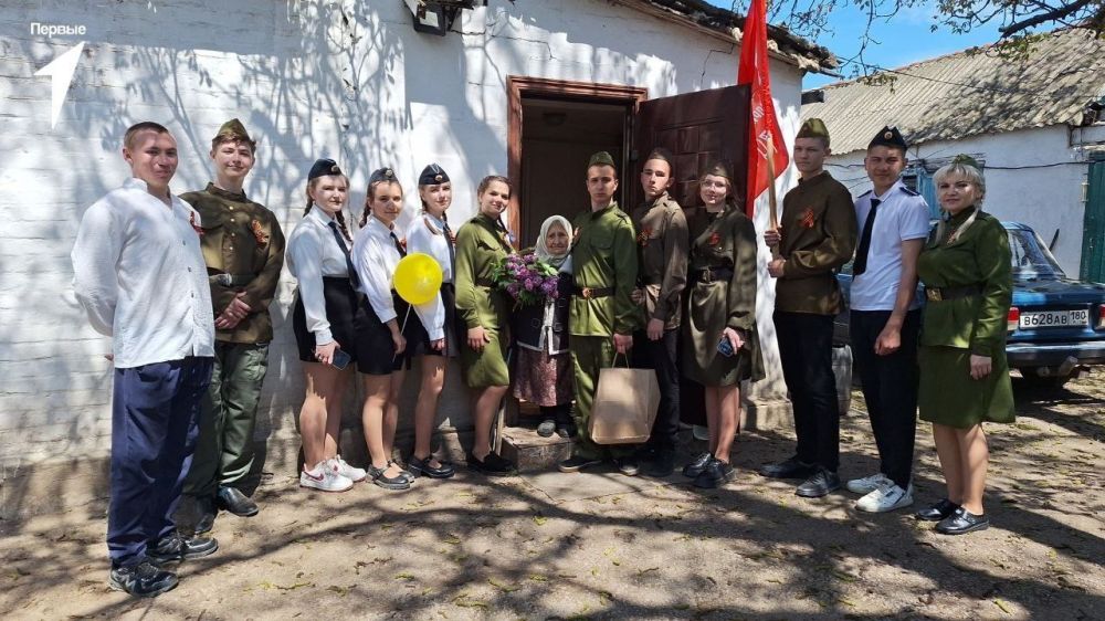 День Победы. Первые Волновахского муниципального округа провели ряд мероприятий ко Дню Победы, не забывая о героях, благодаря которым мы имея чистое небо над головой: Первые Хлебодаровской школы изготовили открытки с... День Победы. Первые Волновахского муниципального округа провели ряд мероприятий ко Дню Победы, не забывая о героях, благодаря которым мы имея чистое небо над головой: Первые Хлебодаровской школы изготовили открытки с...