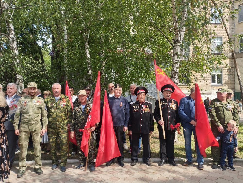 В Ждановке состоялся торжественный митинг, посвященный 80-летию со Дня Победы в Великой Отечественной войне В Ждановке состоялся торжественный митинг, посвященный 80-летию со Дня Победы в Великой Отечественной войне