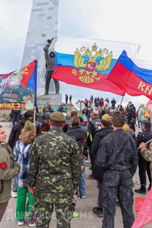 Две высоты, одна память: на Саур-Могилу привезли Вечный огонь с Мамаева кургана Две высоты, одна память: на Саур-Могилу привезли Вечный огонь с Мамаева кургана