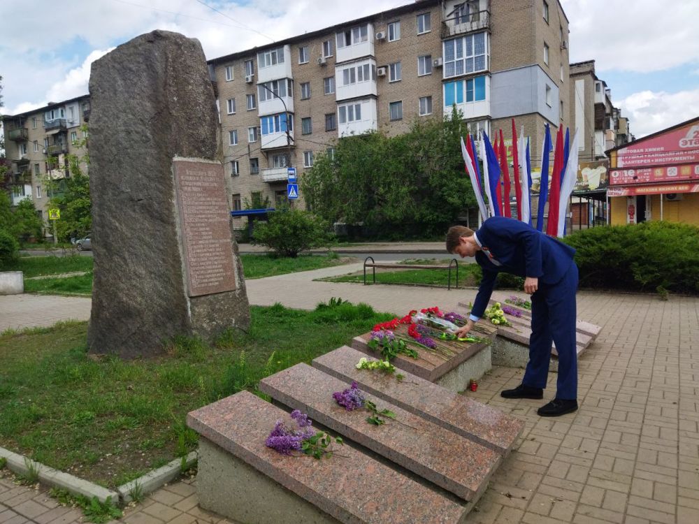 Александр Подгорный: В Кировском внутригородском районе состоялось возложение цветов, посвященное 80–летию Великой Победы Александр Подгорный: В Кировском внутригородском районе состоялось возложение цветов, посвященное 80–летию Великой Победы
