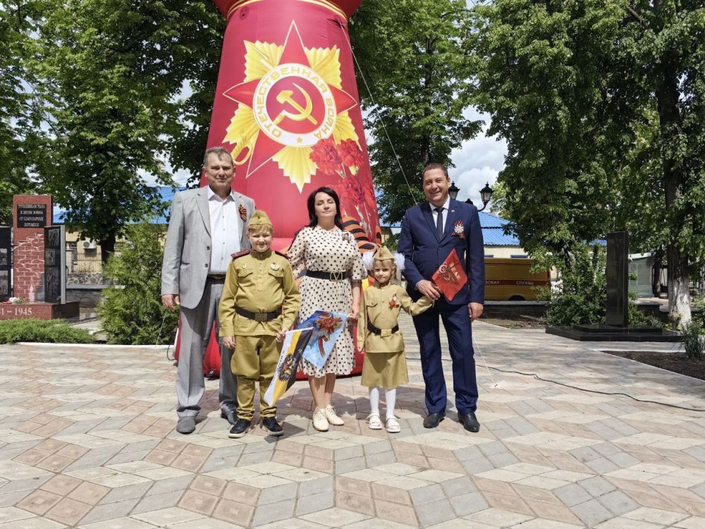 Константин Зинченко: Волноваха торжественно встретила День Победы Константин Зинченко: Волноваха торжественно встретила День Победы