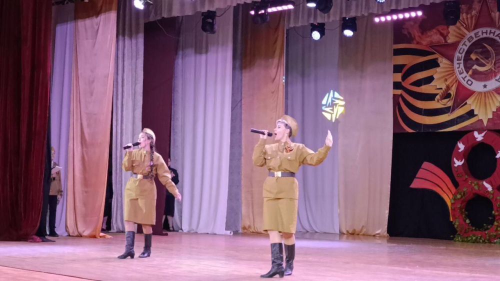 В Ждановке состоялся концерт к юбилею Великой Победы В Ждановке состоялся концерт к юбилею Великой Победы