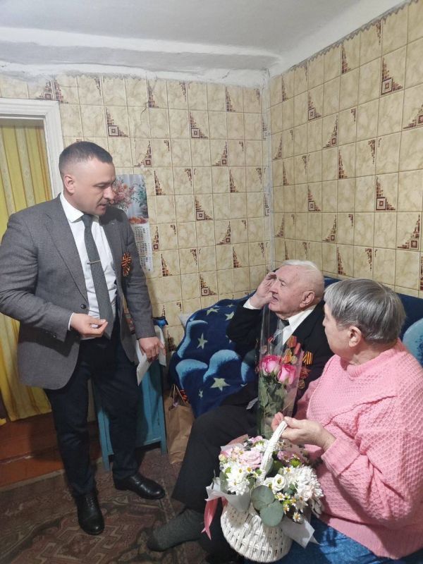 С юбилеем Великой Победы поздравления принимает участник Великой Отечественной войны, Пампухов Василий Михайлович С юбилеем Великой Победы поздравления принимает участник Великой Отечественной войны, Пампухов Василий Михайлович