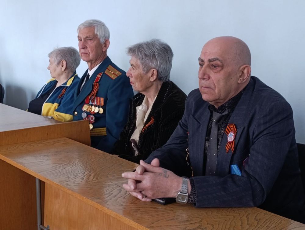 «Ровесники Победы». В 1945 году, когда страна ликовала, празднуя окончание Великой Отечественной войны, родилось новое поколение «Ровесники Победы». В 1945 году, когда страна ликовала, празднуя окончание Великой Отечественной войны, родилось новое поколение