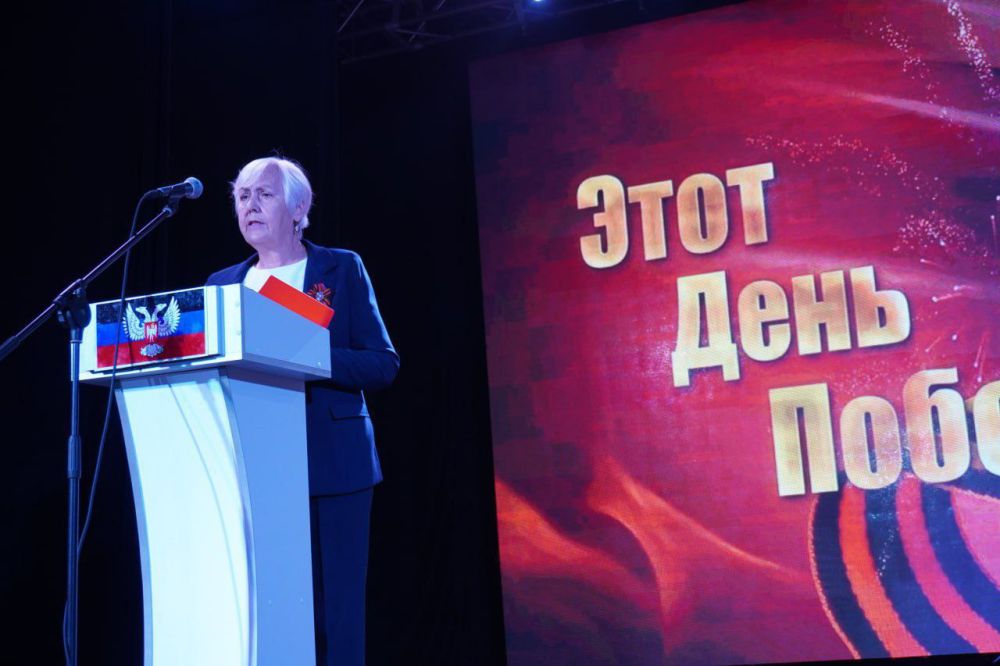 Сергей Юзвинкевич: В Володарском доме культуры прошел концерт, посвященный Дню Победы Сергей Юзвинкевич: В Володарском доме культуры прошел концерт, посвященный Дню Победы