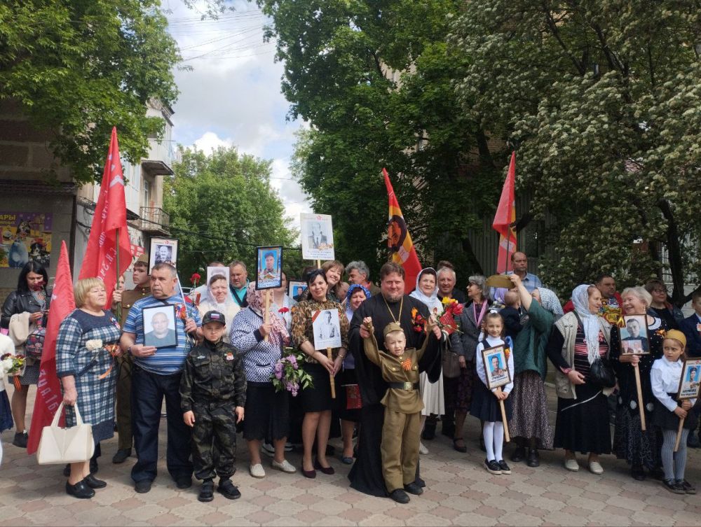 В Ждановке состоялся торжественный митинг, посвященный 80-летию со Дня Победы в Великой Отечественной войне В Ждановке состоялся торжественный митинг, посвященный 80-летию со Дня Победы в Великой Отечественной войне