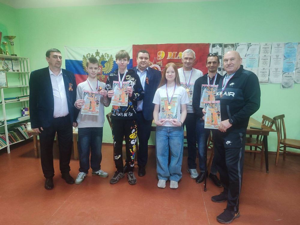 В ШШК «Интеллект» состоялся блиц турнир города Харцызска по шахматам, посвященный Дню Победы В ШШК «Интеллект» состоялся блиц турнир города Харцызска по шахматам, посвященный Дню Победы