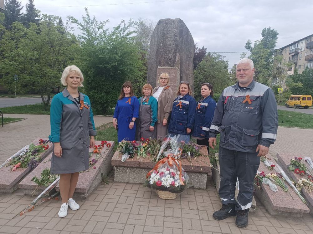 Александр Подгорный: В Кировском внутригородском районе состоялось возложение цветов, посвященное 80–летию Великой Победы Александр Подгорный: В Кировском внутригородском районе состоялось возложение цветов, посвященное 80–летию Великой Победы