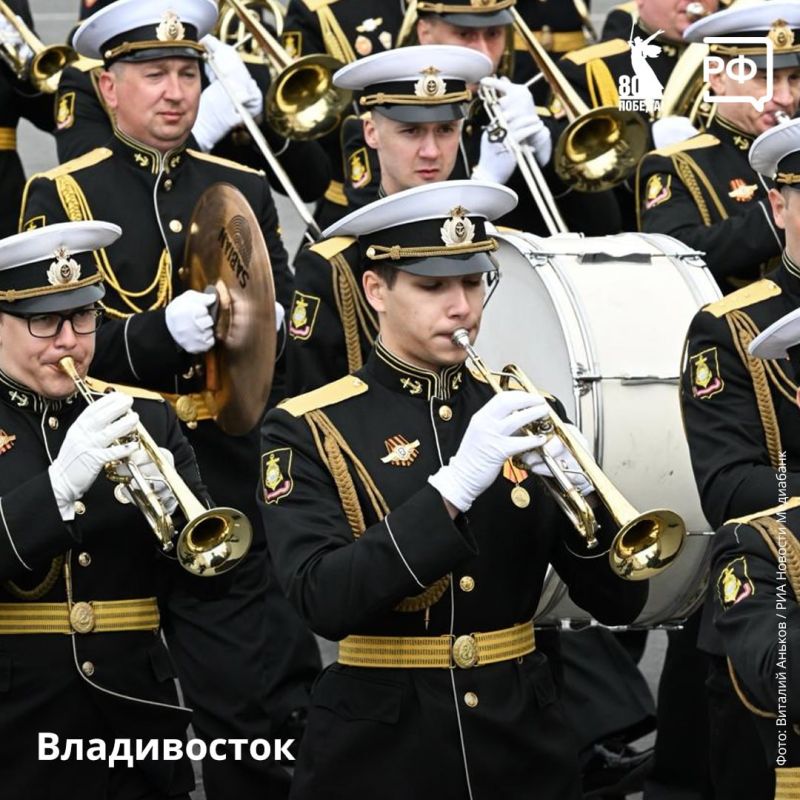 Парады, «Бессмертный полк», возложение цветов к Вечному огню — по всей стране празднуют День Победы Парады, «Бессмертный полк», возложение цветов к Вечному огню — по всей стране празднуют День Победы