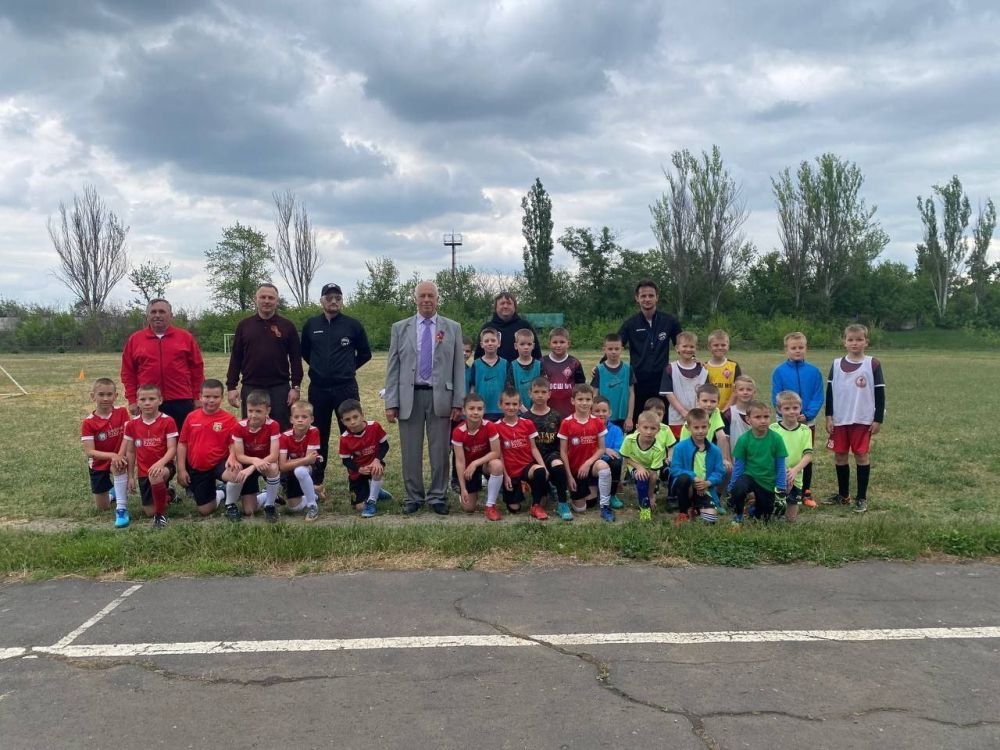 9 мая 2025 года на городском стадионе состоялся открытый Кубок города Харцызска по мини-футболу "День Победы" 9 мая 2025 года на городском стадионе состоялся открытый Кубок города Харцызска по мини-футболу "День Победы"
