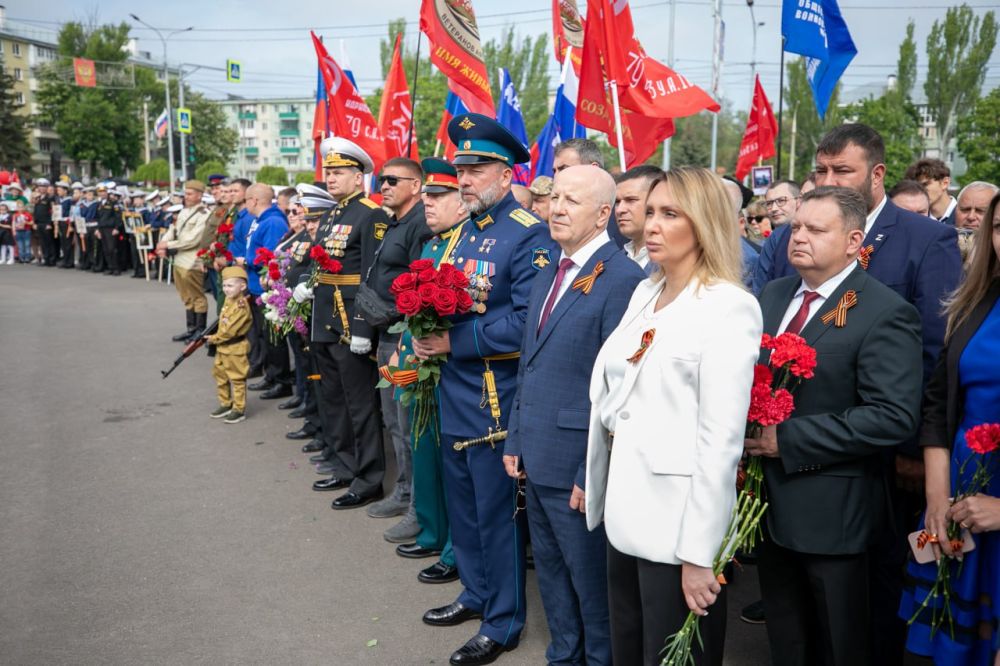 Олег Моргун: Возложением цветов к монументу Воину-освободителю на площади Ленинского Комсомола дали старт официальным торжествам по случаю 80-летия Победы Олег Моргун: Возложением цветов к монументу Воину-освободителю на площади Ленинского Комсомола дали старт официальным торжествам по случаю 80-летия Победы