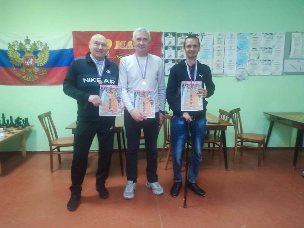 В ШШК «Интеллект» состоялся блиц турнир города Харцызска по шахматам, посвященный Дню Победы В ШШК «Интеллект» состоялся блиц турнир города Харцызска по шахматам, посвященный Дню Победы