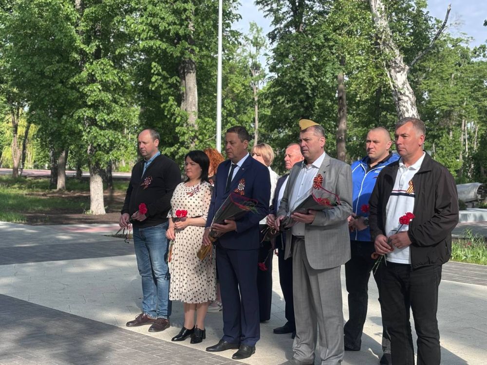 Константин Зинченко: Совместно с председателем Волновахского муниципального совета, депутатом от фракции «Единая Россия» Таймуразом Арсоевым, заместителем главы администрации Волновахского муниципального округа... Константин Зинченко: Совместно с председателем Волновахского муниципального совета, депутатом от фракции «Единая Россия» Таймуразом Арсоевым, заместителем главы администрации Волновахского муниципального округа...